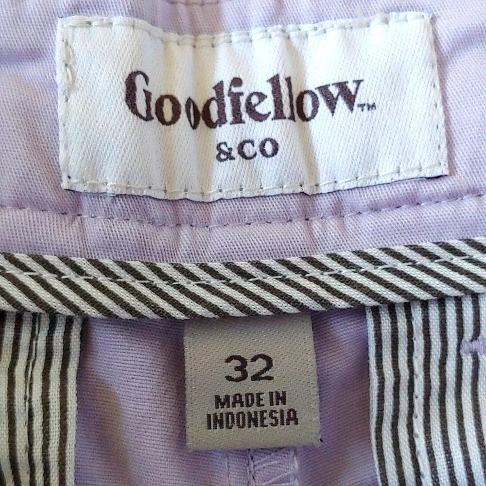 NWT Goodfellow & Co Men's Every Wear Flat Front Shorts Purple Size 32